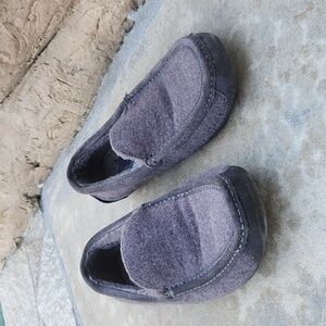 Ugg Gray Slippers Slip Ons Size 7